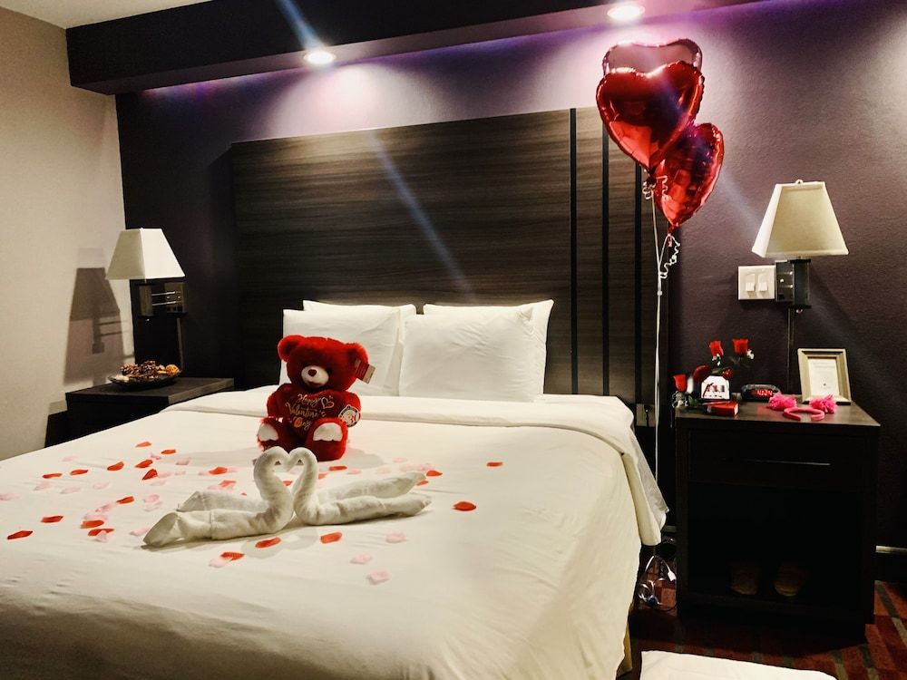 Luxury Room, 1 King Bed, Non Smoking, Jetted Tub