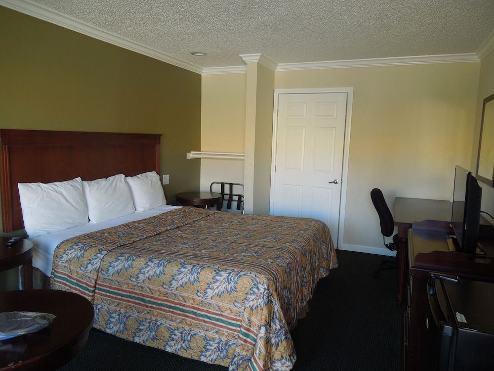 National Inn Garden Grove Standard Room, 1 King Bed, Non Smoking