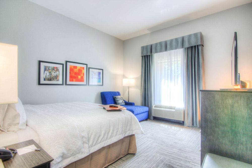 Room, 1 King Bed, Accessible, Non Smoking (Hearing Impaired)