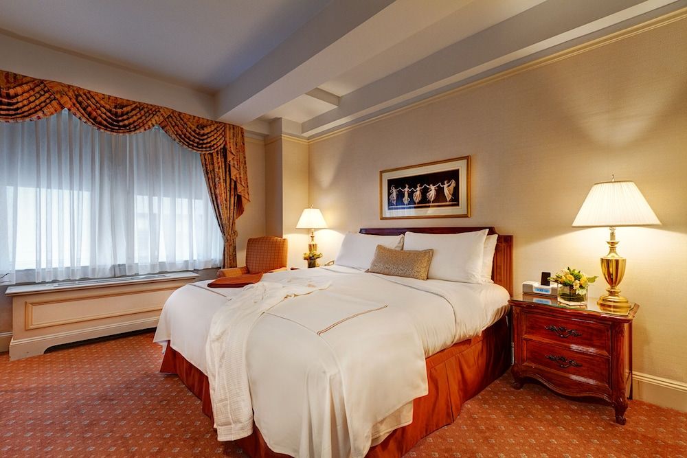 Deluxe Room, 1 King Bed