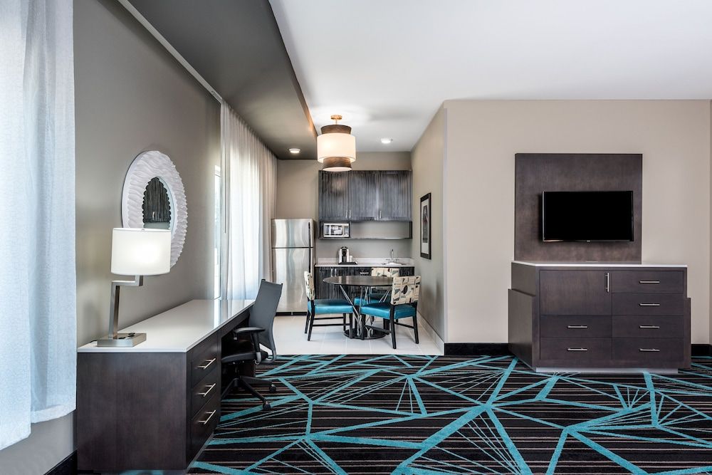 Suite, 1 King Bed