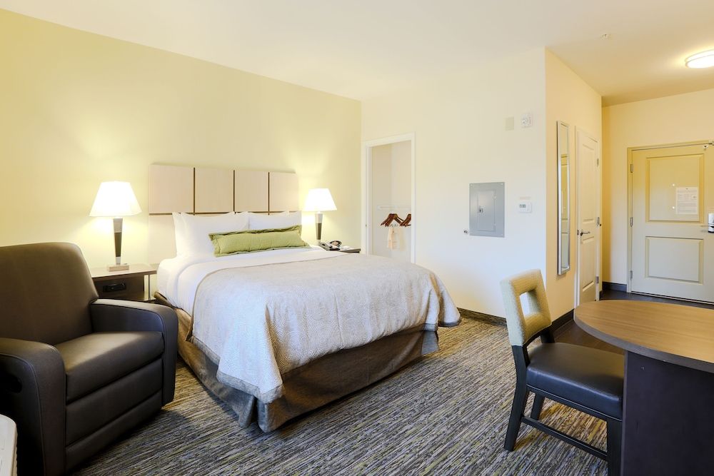Studio Suite, 1 Queen Bed, Accessible Bathtub (Accessible Tub)