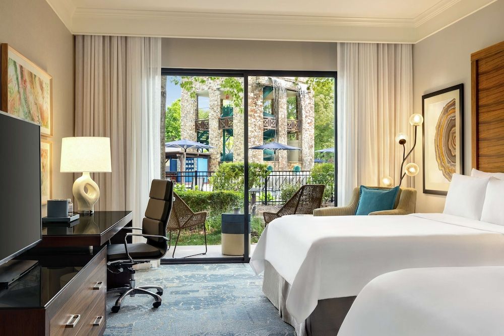 Room, 2 Queen Beds (Pool Walk Out)