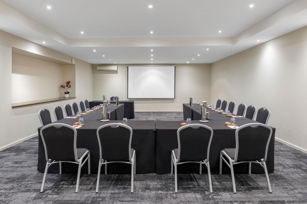 undefined Hotel Grand Chancellor Melbourne 10