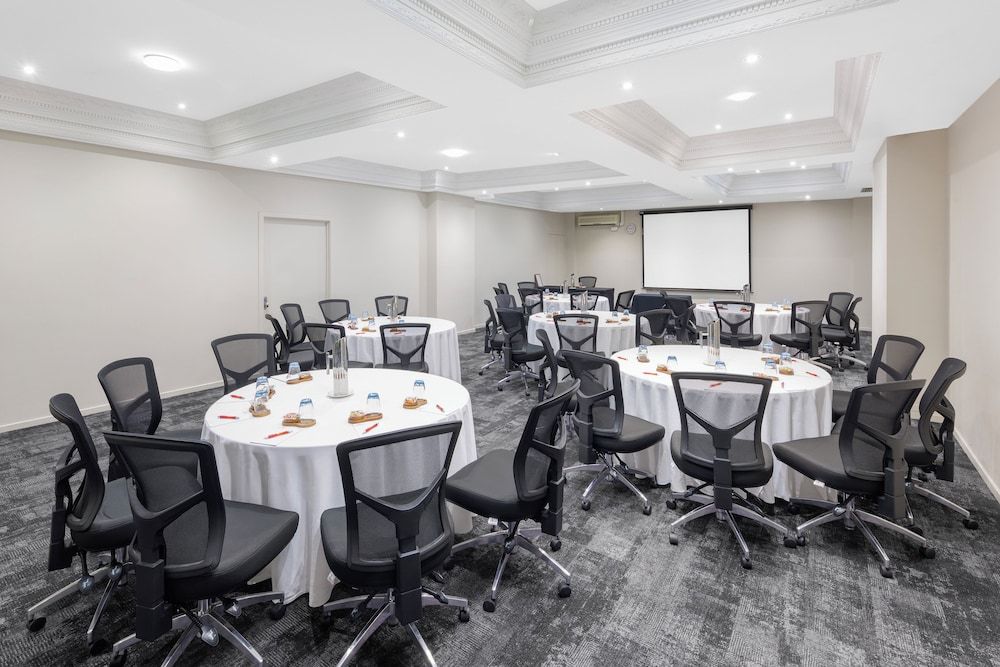 undefined Hotel Grand Chancellor Melbourne 8