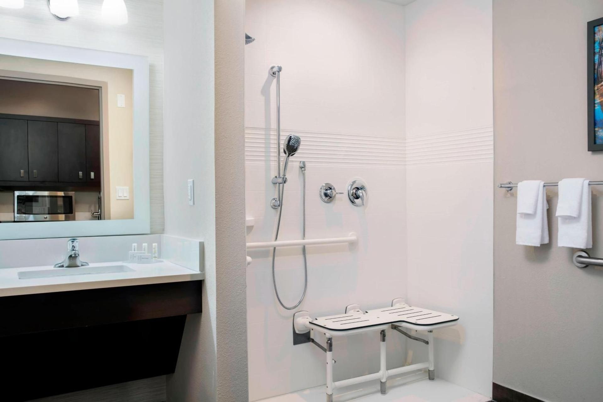 Studio, 2 Queen (Mobility Accessible w/Roll-in Shower)