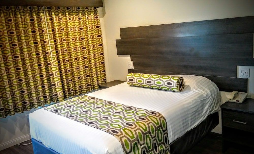 Deluxe Room, 1 Queen Bed