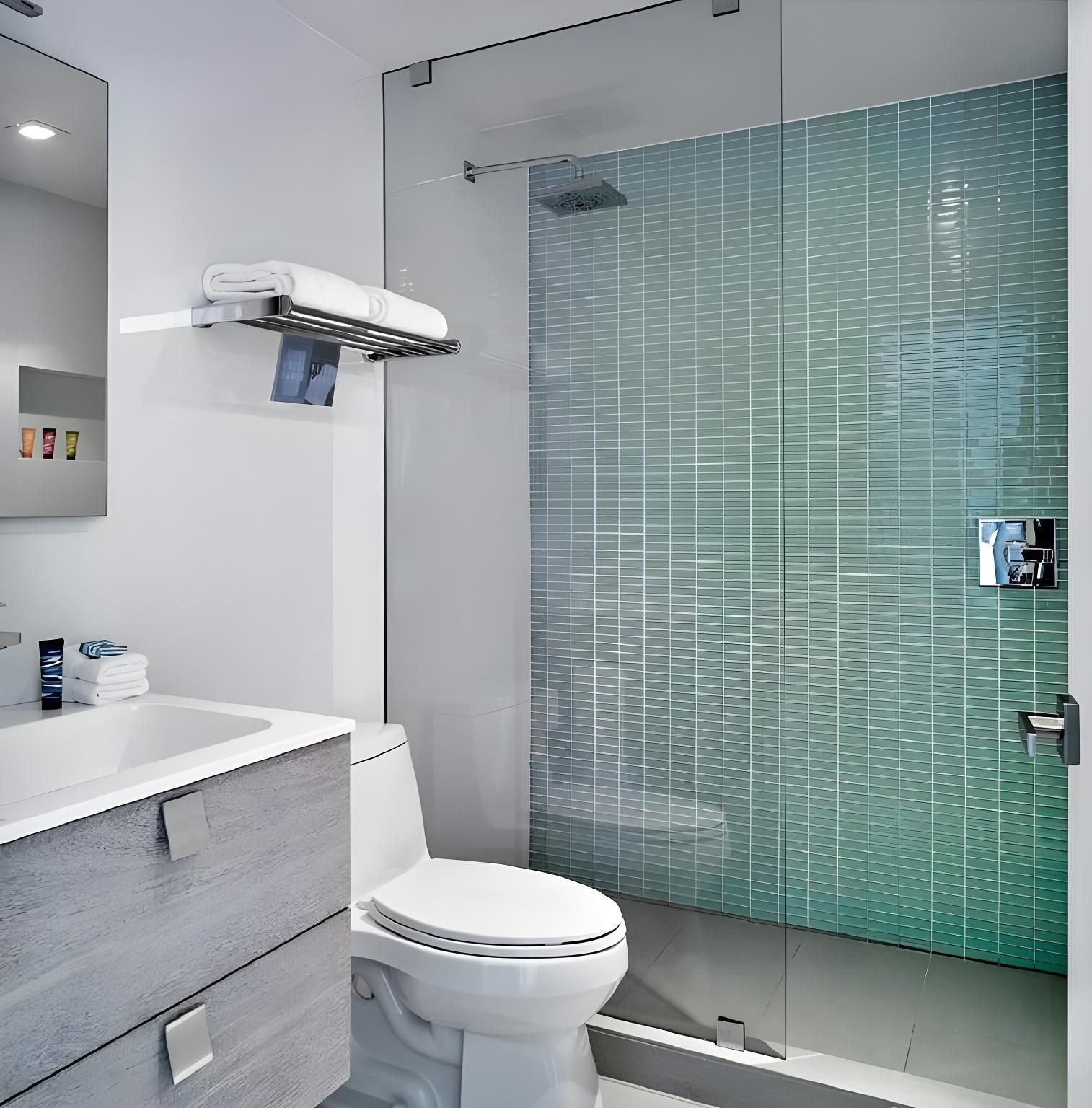 Courtyard One-Bedroom Suite