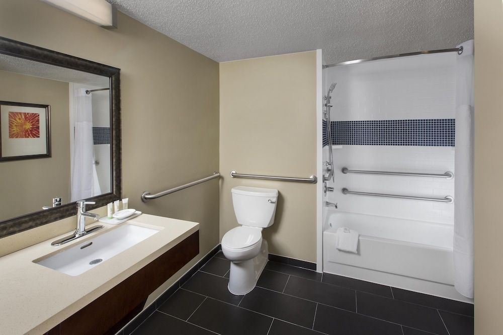 Staybridge Suites Atlanta - Midtown by IHG Studio Suite, Multiple Beds, Kitchen 3