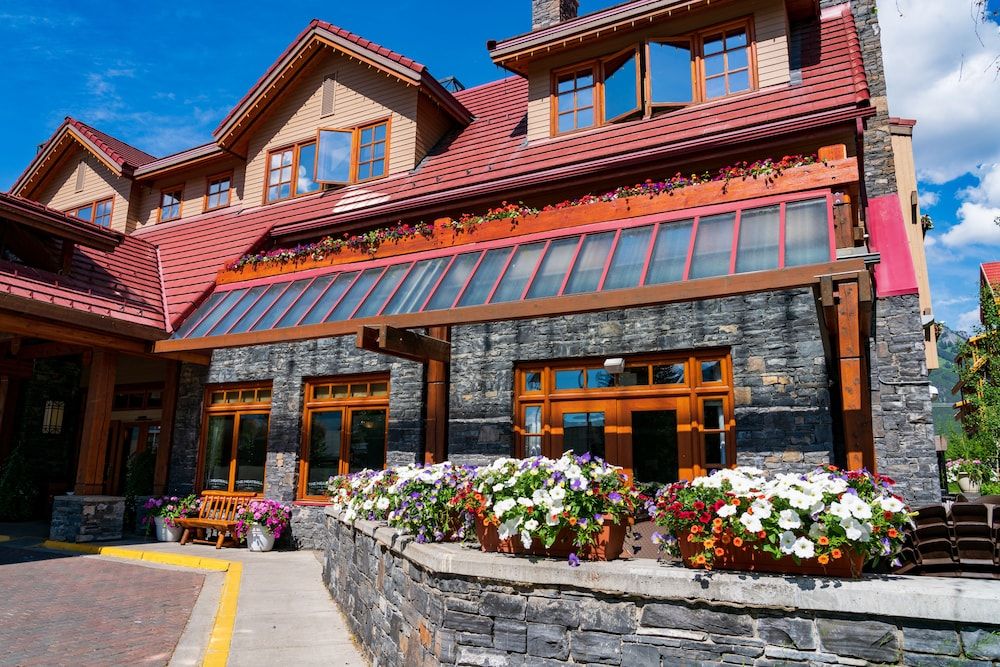undefined Banff Ptarmigan Inn 10