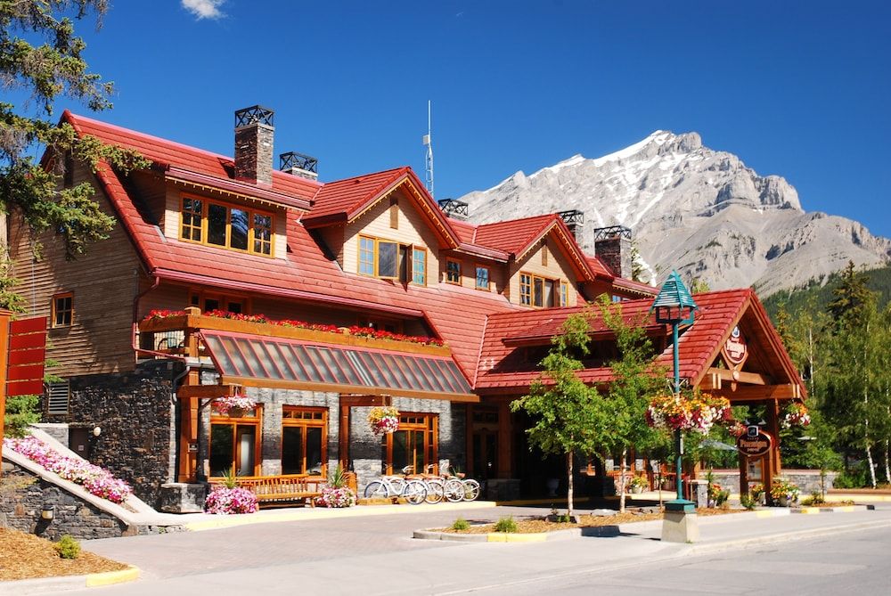 undefined Banff Ptarmigan Inn 3