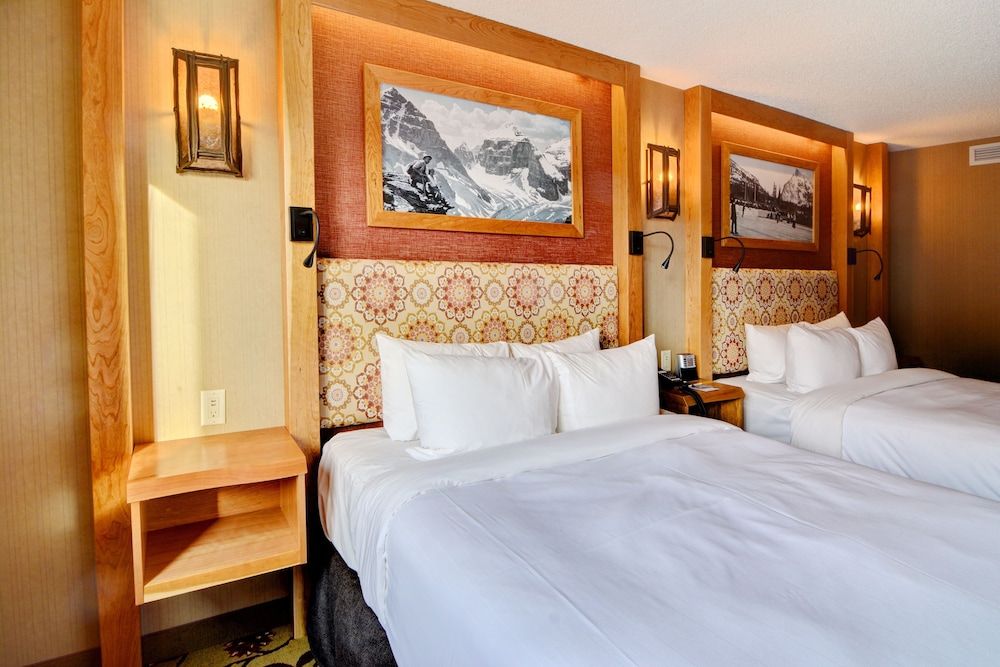 Banff Ptarmigan Inn Superior Room 2 Queens