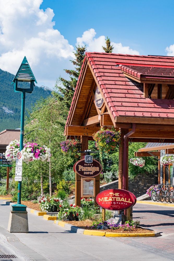 undefined Banff Ptarmigan Inn 9