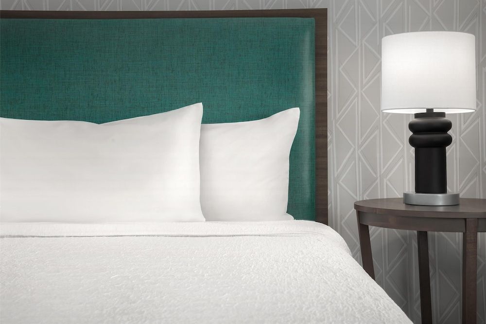 Suite, 1 King Bed, Accessible, Non Smoking (w/ bathtub)