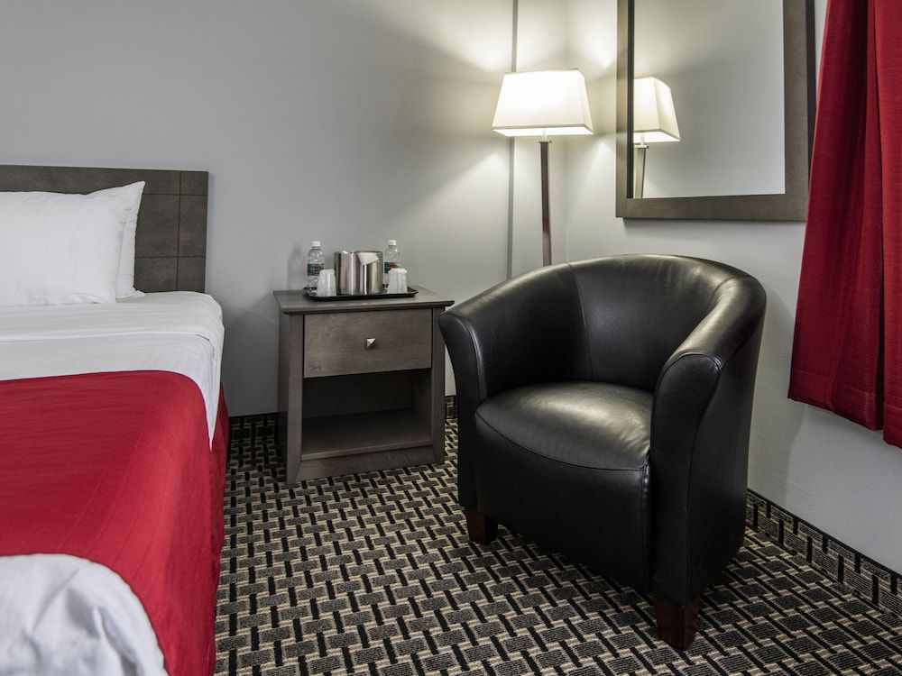 Paradise Inn & Conference Centre Business Room, 1 King Bed, Non Smoking 2