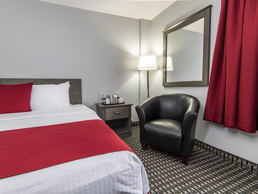 Paradise Inn & Conference Centre Business Room, 1 King Bed, Non Smoking 3