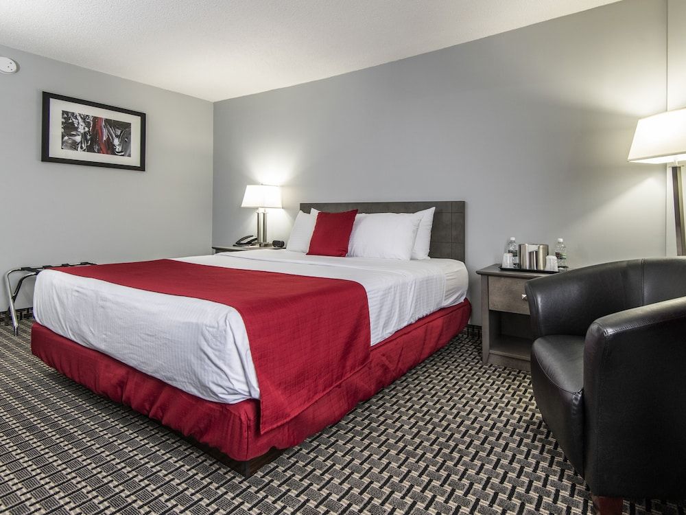 Paradise Inn & Conference Centre Business Room, 1 King Bed, Non Smoking 4