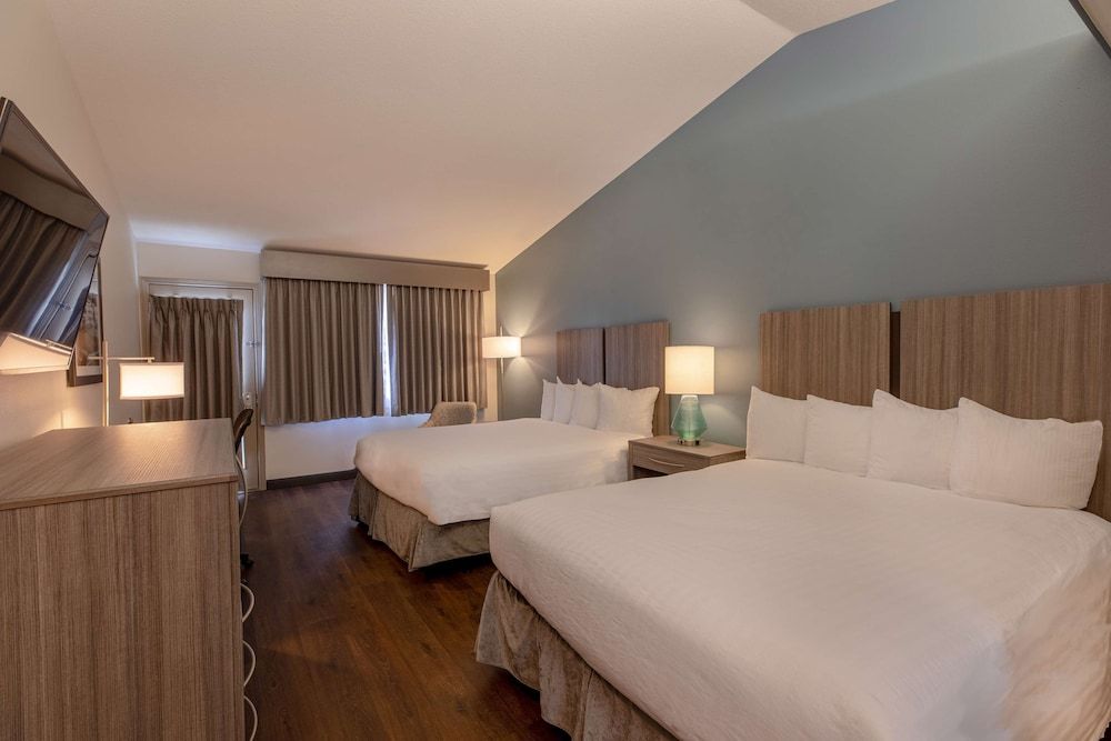 Standard Room, 2 Queen Beds, Non Smoking, Balcony (Shower Only;No Pets in room type)
