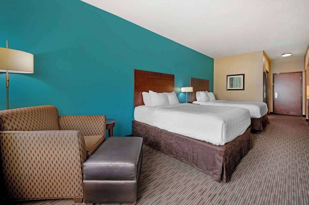 Best Western Plus French Lick Suite, 2 Queen Beds, Non Smoking, Refrigerator & Microwave (Larger Room,with Sofabed) 4