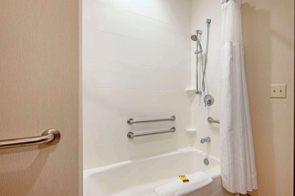 Best Western Plus French Lick Suite, 2 Queen Beds, Non Smoking, Refrigerator & Microwave (Larger Room,with Sofabed) 6