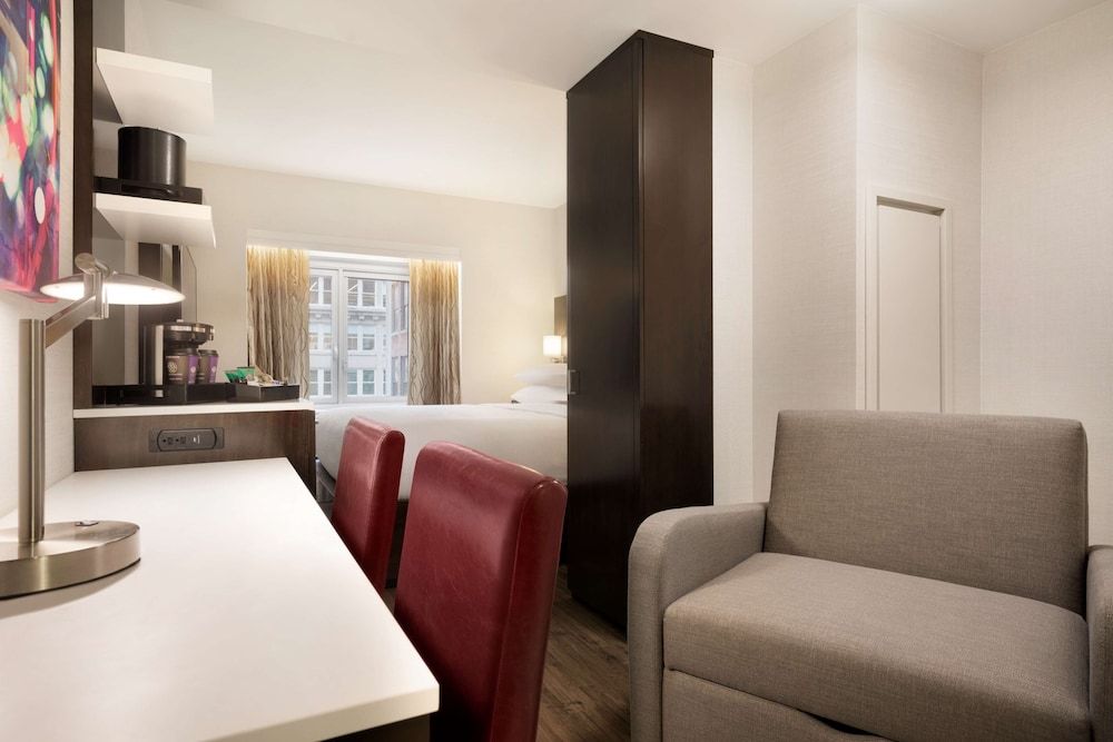 Embassy Suites by Hilton New York Manhattan Times Square Room, 1 King Bed, Non Smoking 4