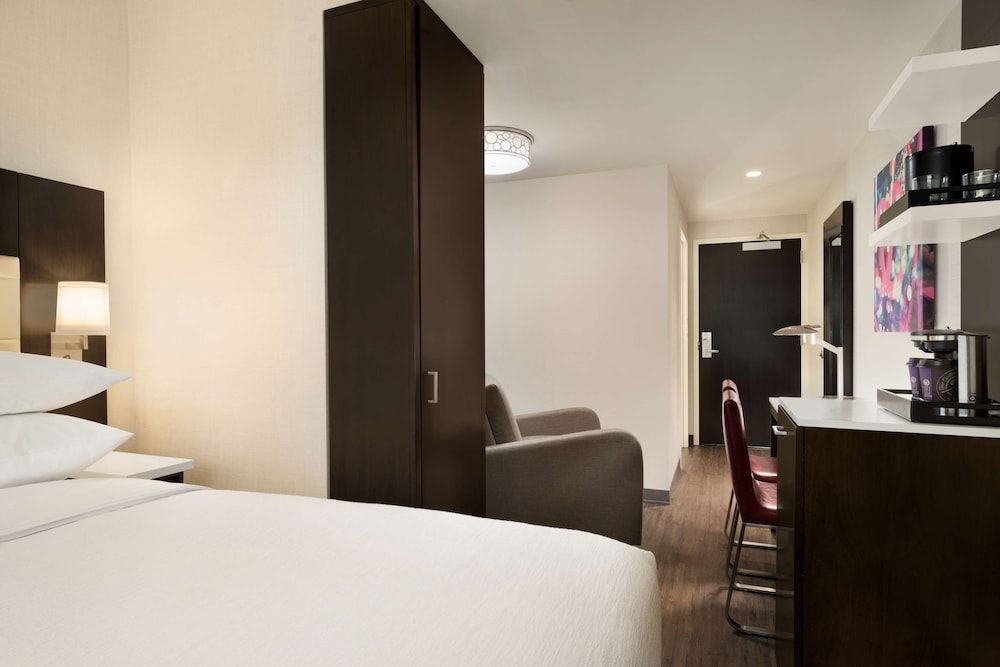 Embassy Suites by Hilton New York Manhattan Times Square Room, 1 King Bed, Non Smoking 2