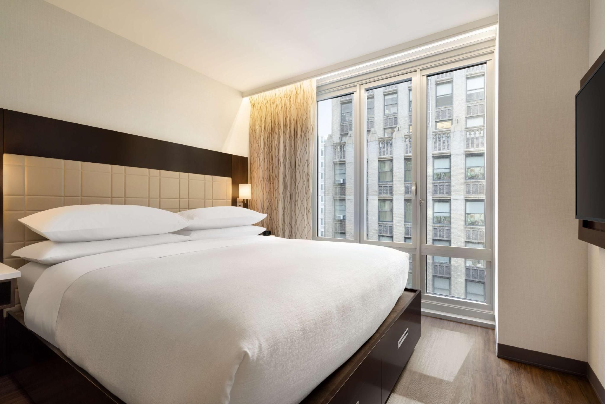 1 KING BED SKY VIEW
