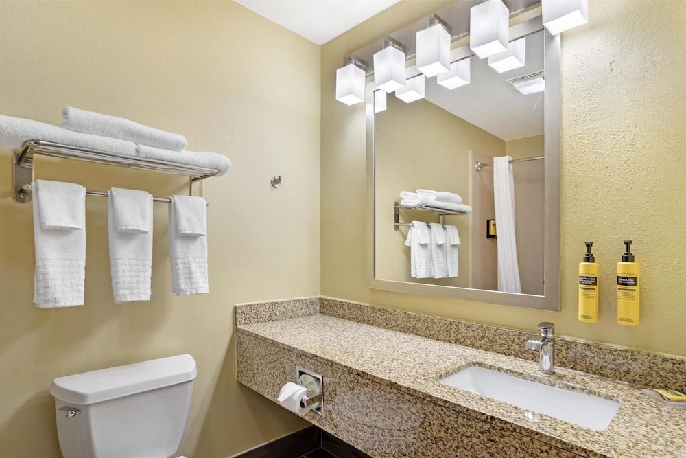 Standard Room, 2 Queen Beds, Accessible, Bathtub