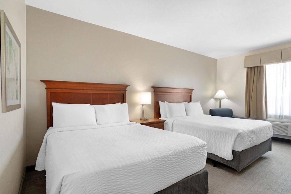 Standard Room, 2 Queen Beds, Accessible, Bathtub