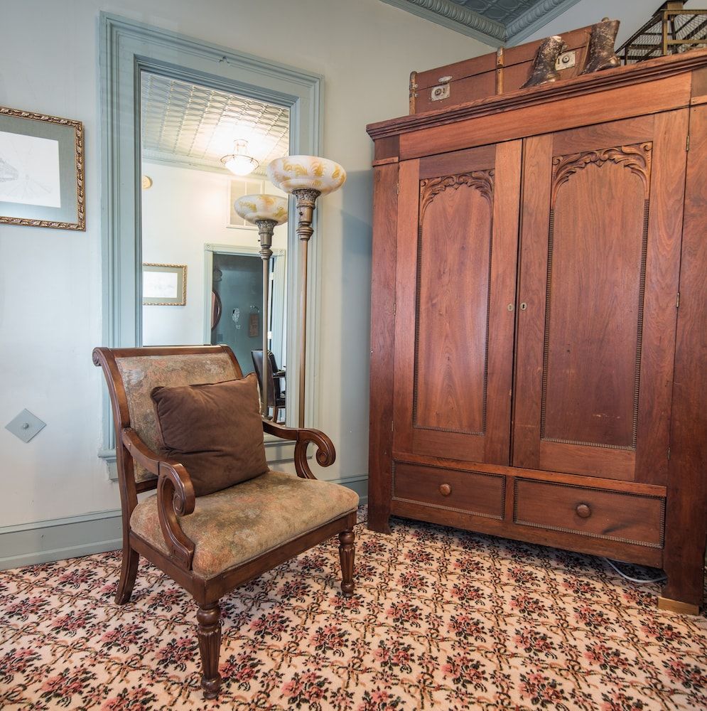 The Black Hawk Hotel King Suite, 1 King Bed (Historic) 6