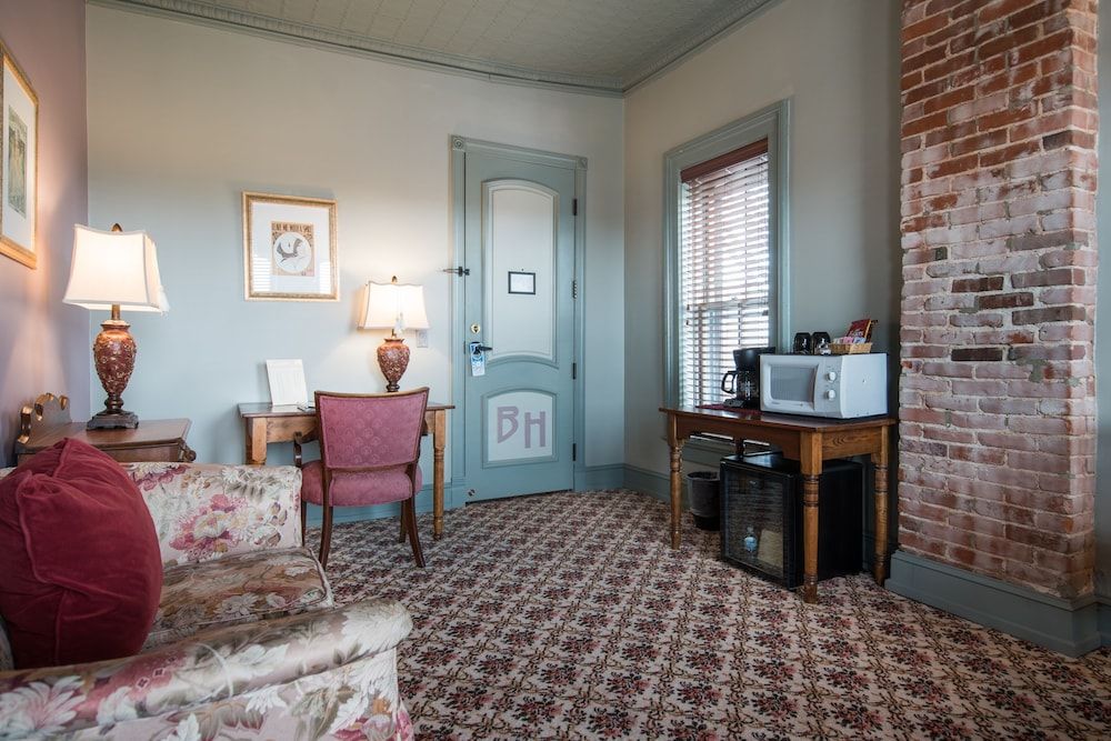 The Black Hawk Hotel Executive Double Queen, 2 Queen Beds (Historic) 4