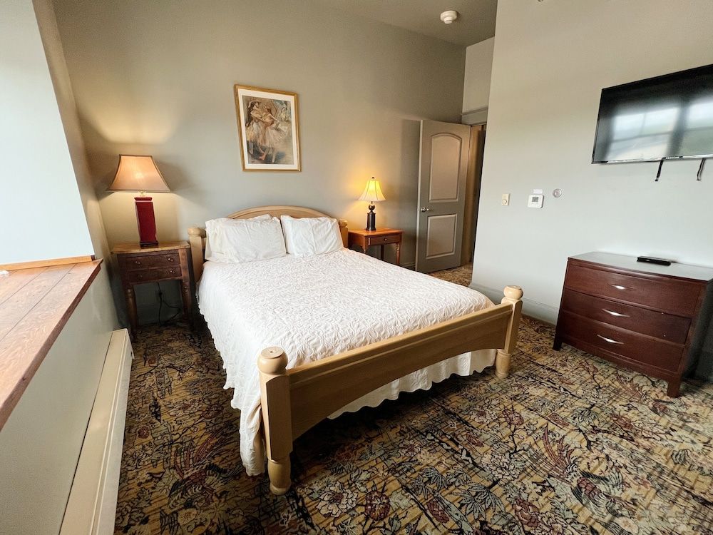 Premium Suite