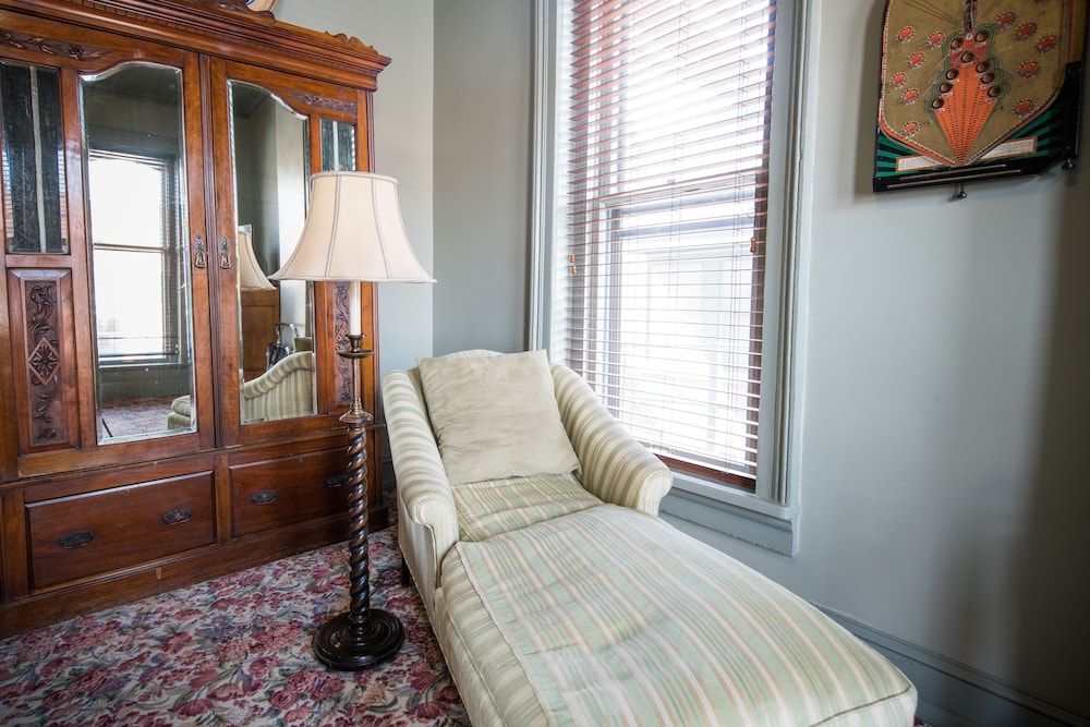 The Black Hawk Hotel Executive King Suite, 1 King Bed (Historic) 6