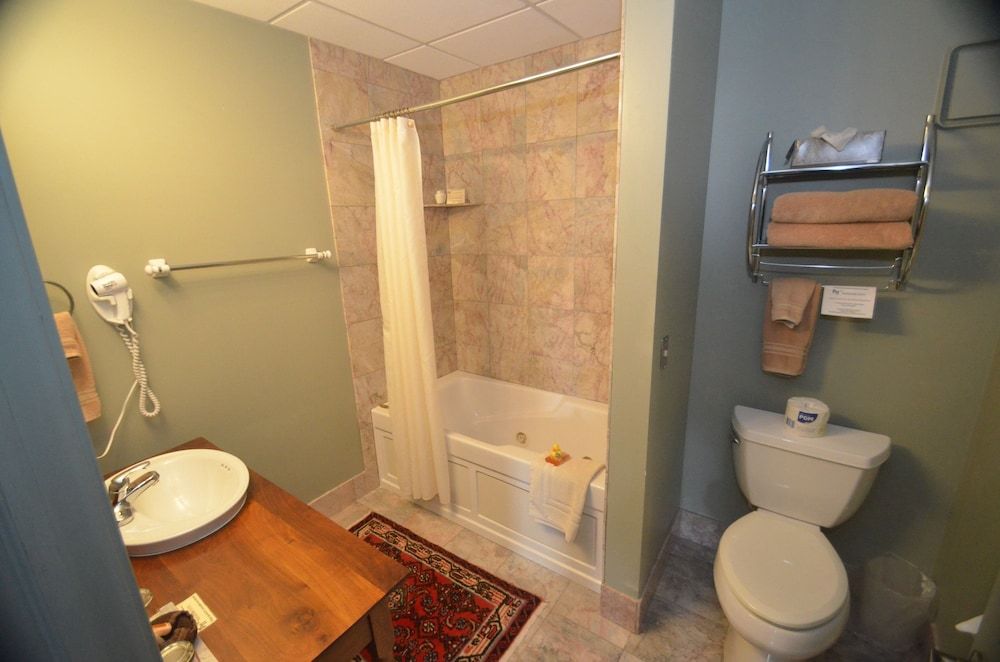 The Black Hawk Hotel Executive King Suite, 1 King Bed (Historic) 3