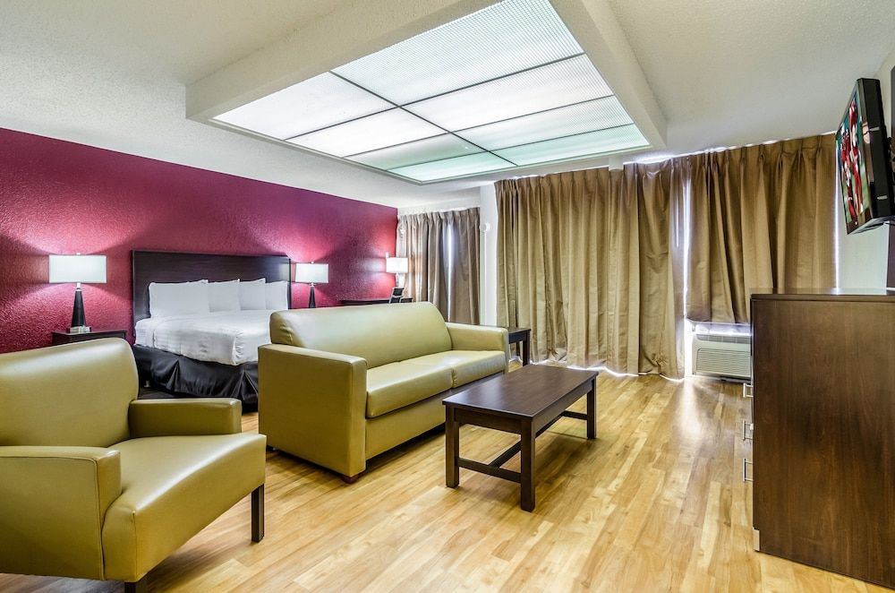 Suite (2 Double Beds w/Sofa Bed, Smoke Free)
