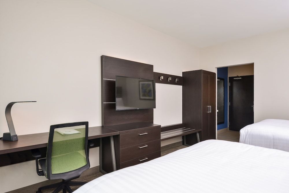 Standard Room, 2 Queen Beds, Accessible (Communication)