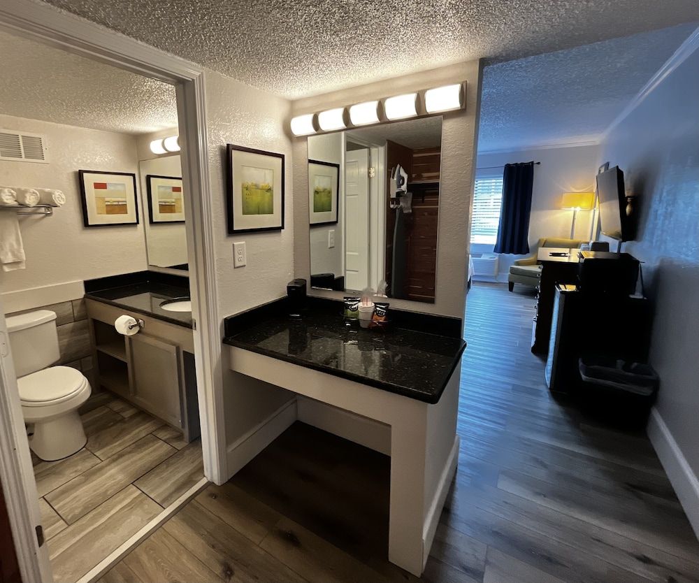 At Home Inn & Suites 2 Room Luxury Suite, 1 King & 1 Sofa Bed (Interior) 16