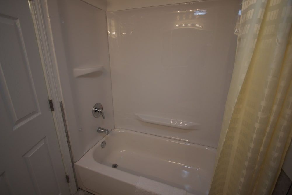 At Home Inn & Suites Standard Room, 2 Queen Beds (Exterior Corridor) 6