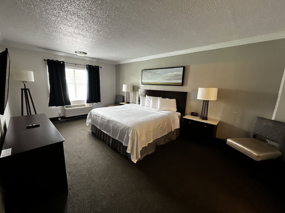 At Home Inn & Suites 2 Room Luxury Suite, 1 King & 1 Sofa Bed (Interior) 2