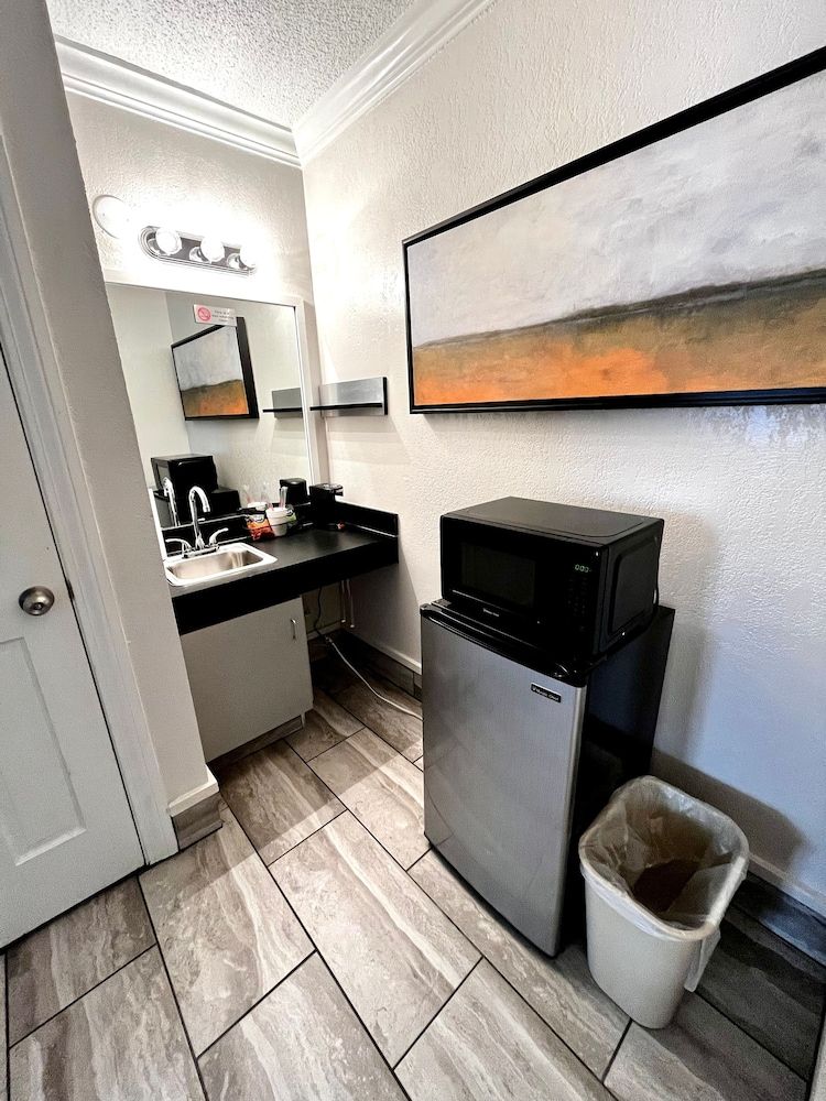 At Home Inn & Suites 2 Room Luxury Suite, 1 King & 1 Sofa Bed (Interior) 15