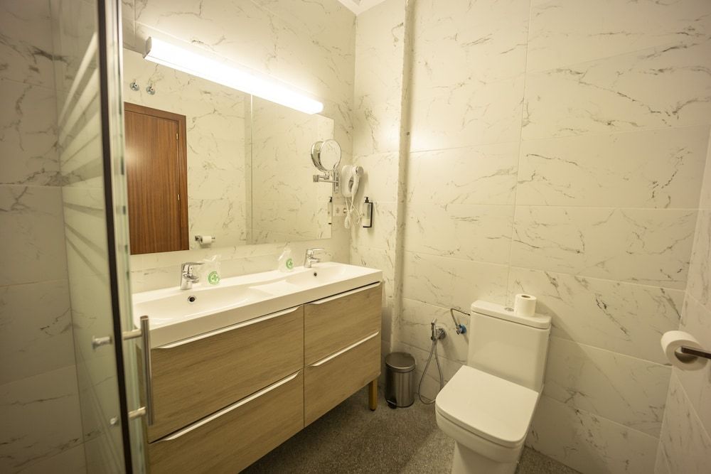 Hotel Florida Superior Double Room, 1 King Bed 5