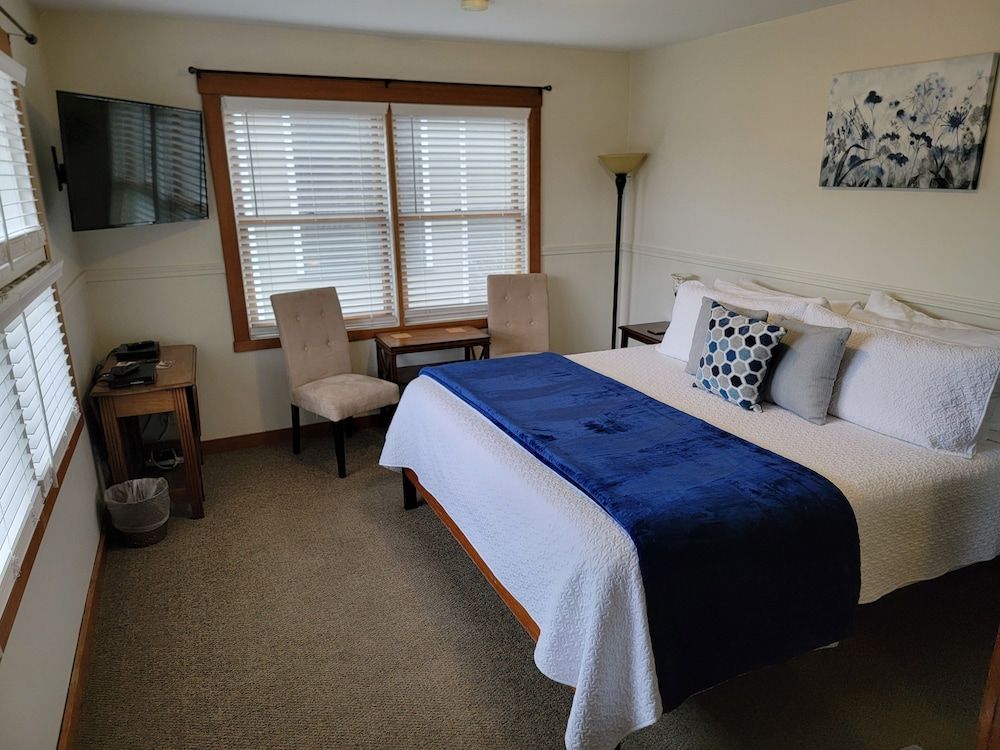 The Heron Inn & Day Spa Standard Single Room, 1 King Bed 3