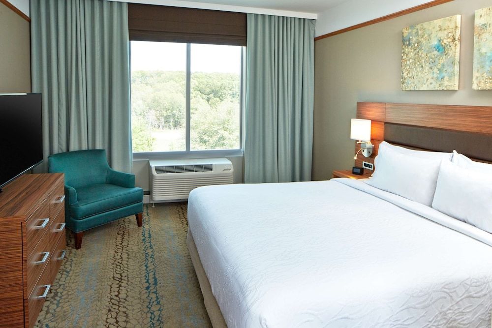 Junior Suite, 1 King Bed, Accessible, Non Smoking (Hearing)