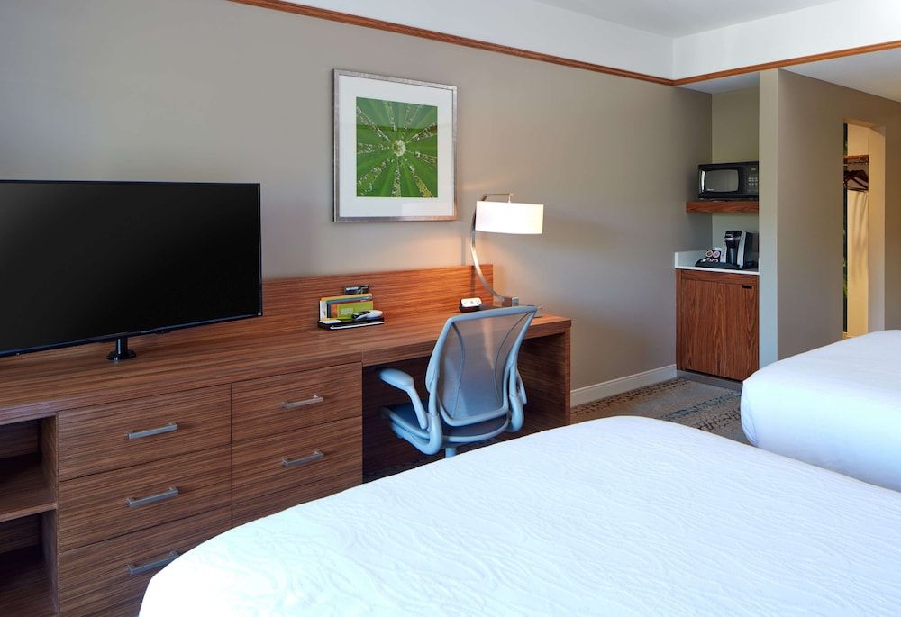 Room, 2 Queen Beds, Accessible, Non Smoking (Hearing)