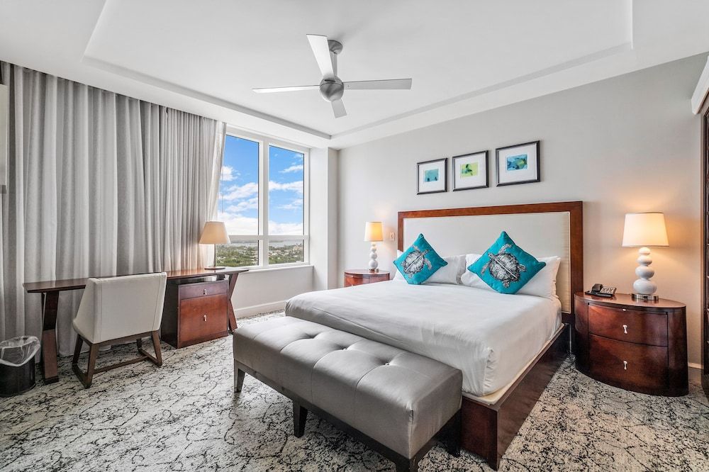 Palm Beach Singer Island Resort & Spa Luxury Suites Premium, 2 Bedroom Suite, Bedroom 1: 1 King, Bedroom 2: 2 Double, Baths: 2, Ocean view, Balcony 4