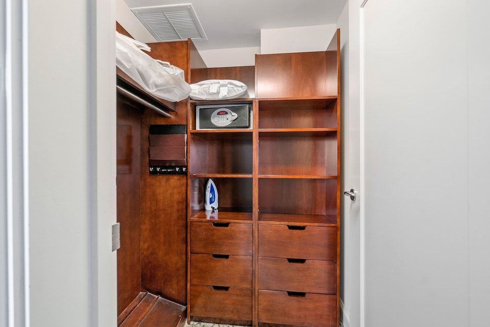 Palm Beach Singer Island Resort & Spa Luxury Suites Premium, 2 Bedroom Suite, Bedroom 1: 1 King, Bedroom 2: 2 Double, Baths: 2, Ocean view, Balcony 15