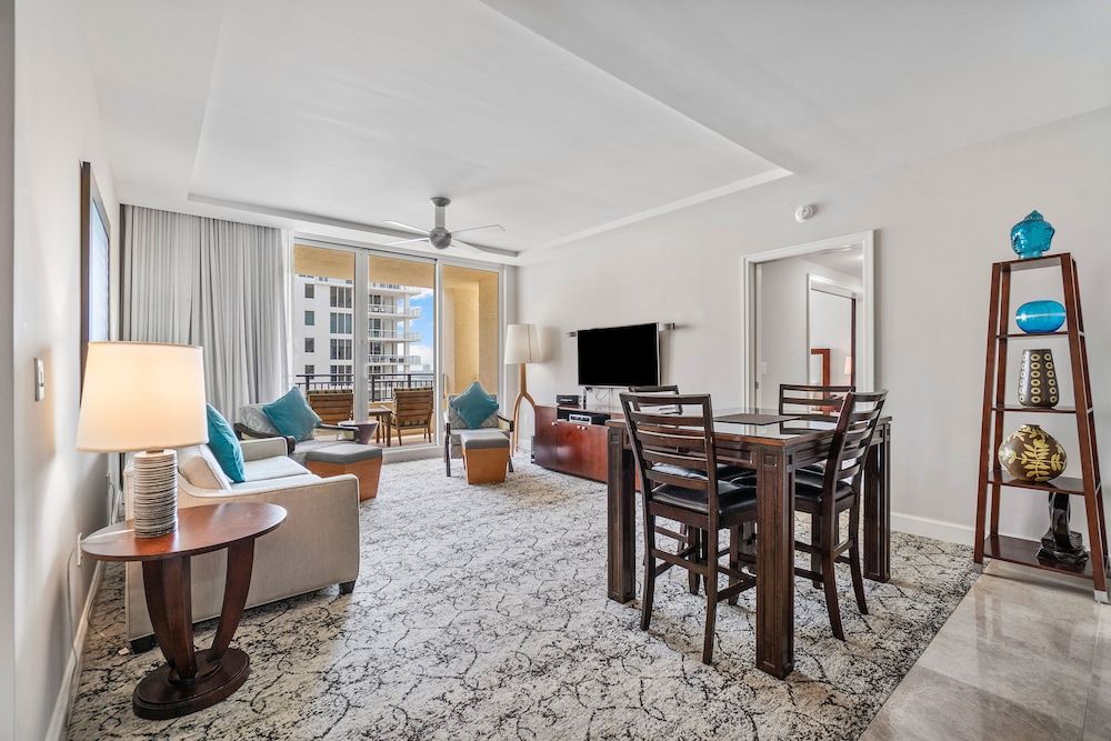 Palm Beach Singer Island Resort & Spa Luxury Suites Premium, 2 Bedroom Suite, Bedroom 1: 1 King, Bedroom 2: 2 Double, Baths: 2, Ocean view, Balcony 14