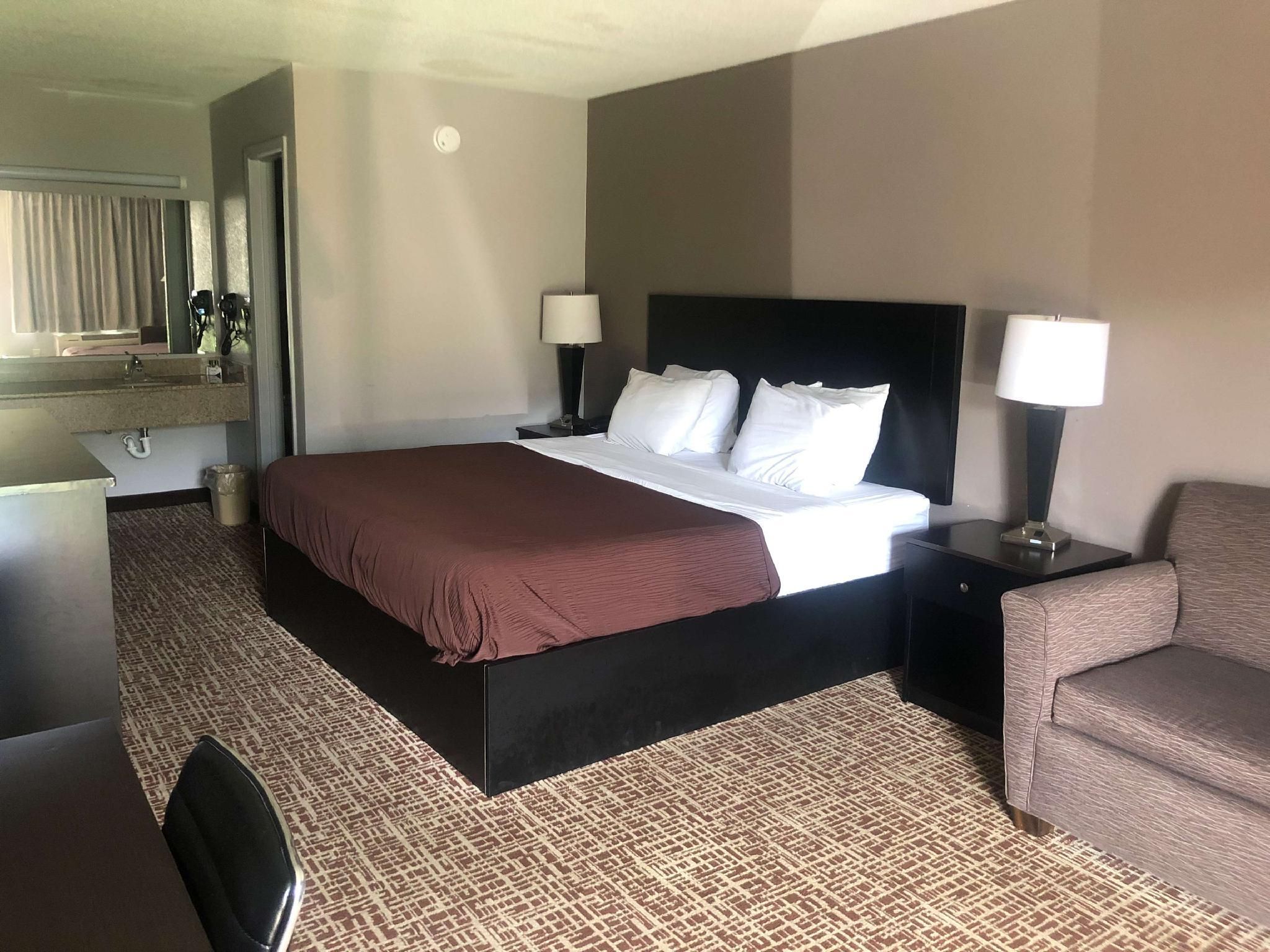 Americas Best Value Inn Brinkley 1 King Bed Smoking