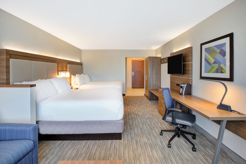 Suite, 1 King Bed, Accessible (Mobility, Accessible Tub)