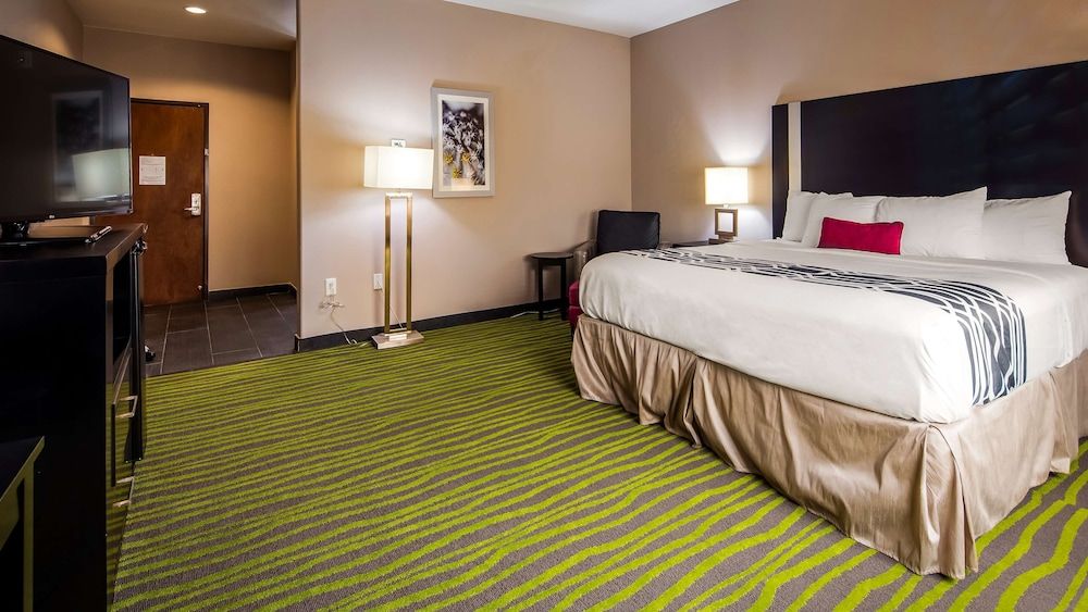 Best Western Plus Dilley Inn & Suites Standard Room, 1 King Bed, Accessible, Non Smoking 2